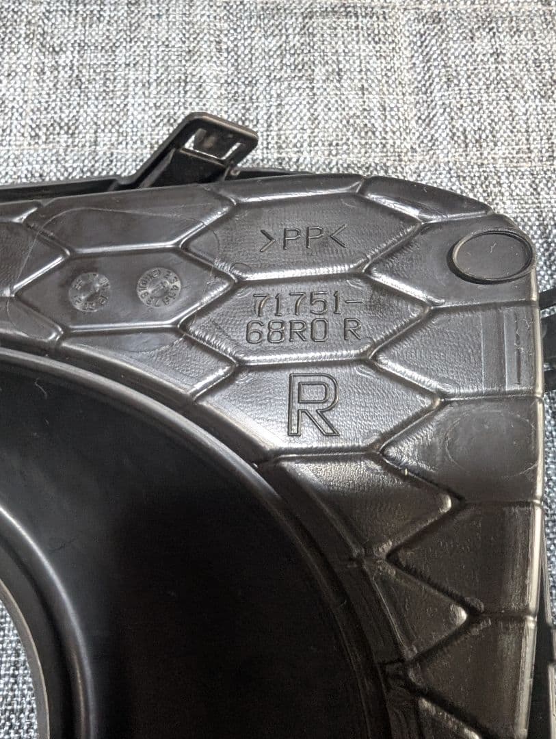 zc33s スイフトスポーツ フロントグリル　フォグランプベゼル左右