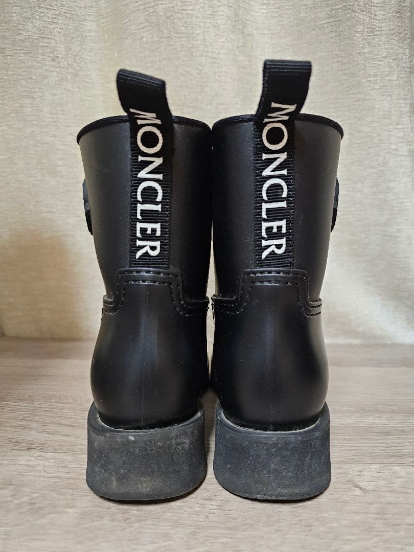 モンクレールショートブーツ　レインブーツ