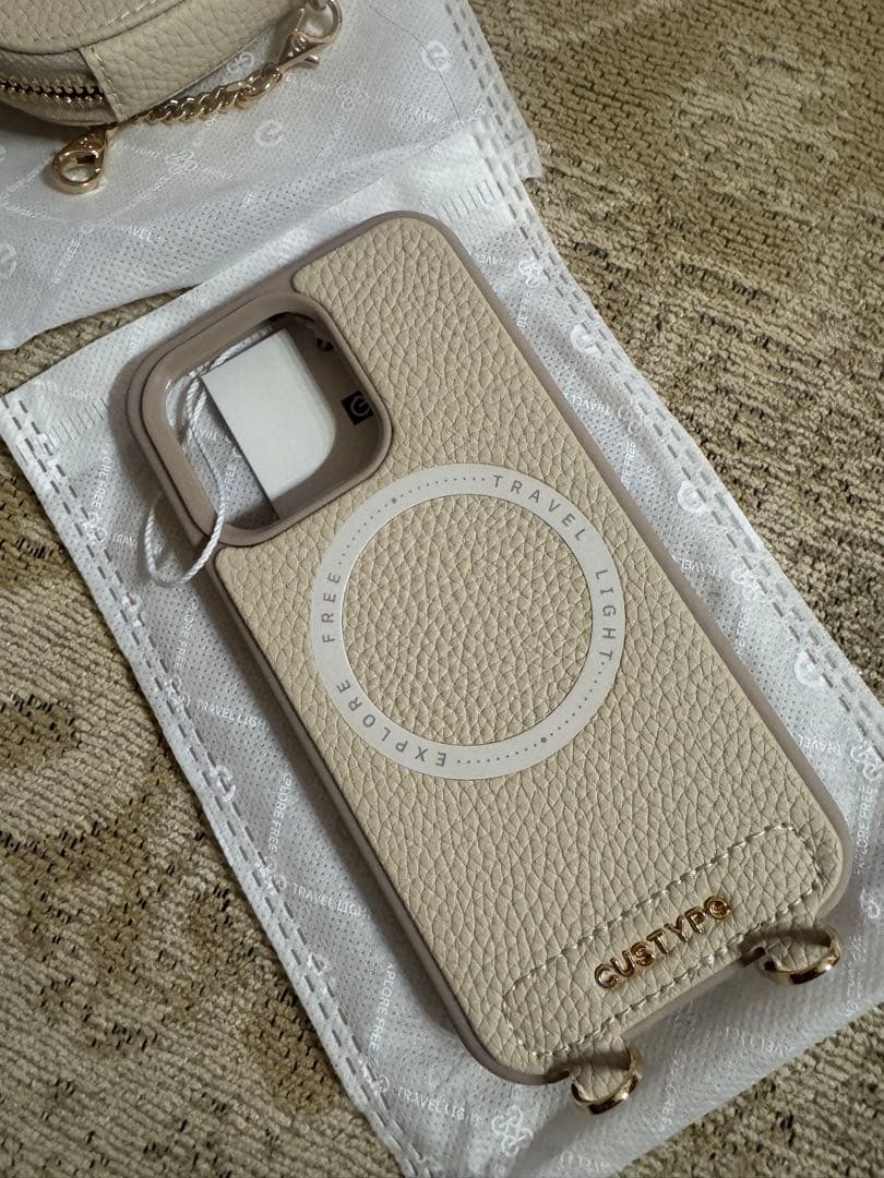 CUSTYPE ハート型ポーチ付きiPhone15Pro ケース