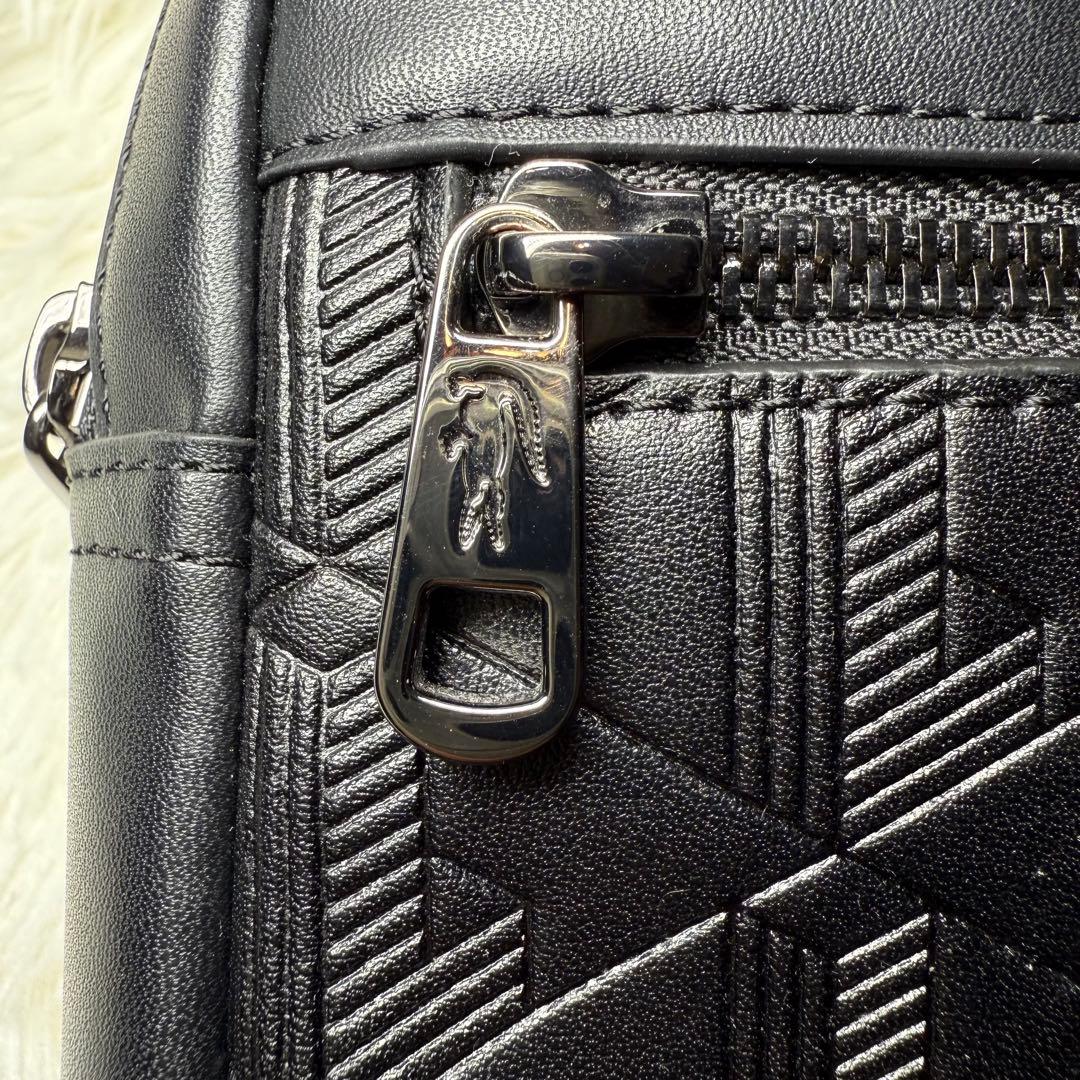 ラコステショルダーバッグ　ボディバッグ