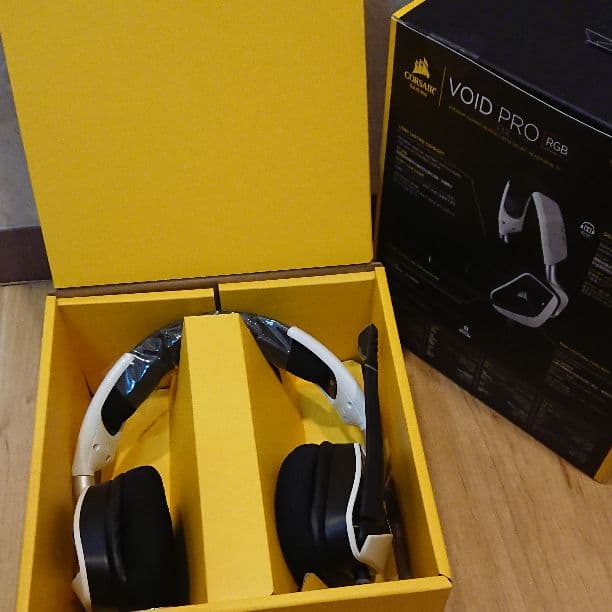 ヘッドホン CORSAIR VOID PRO RGB USB White