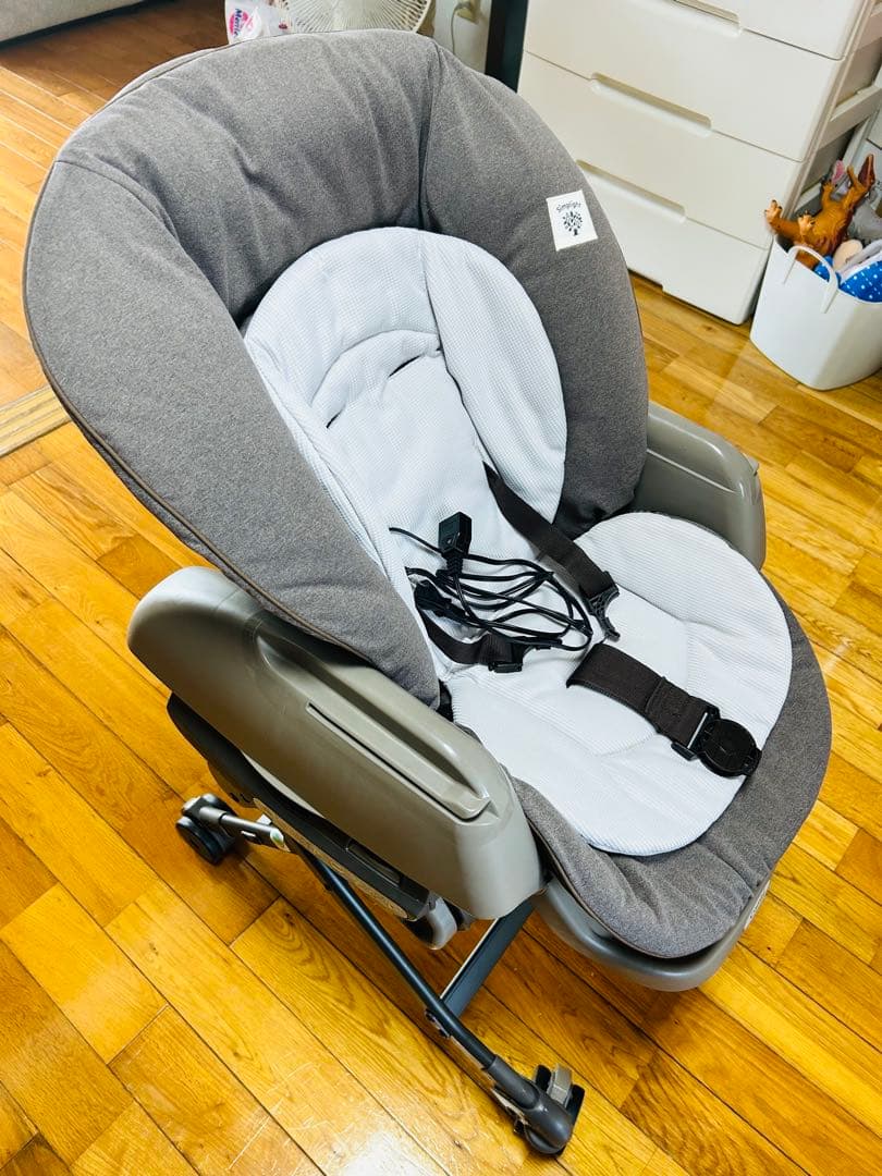 Combi ネムリラ　電動スイング　オートスイング