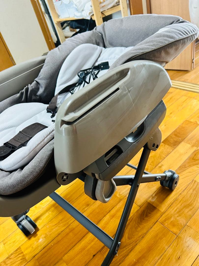 Combi ネムリラ　電動スイング　オートスイング