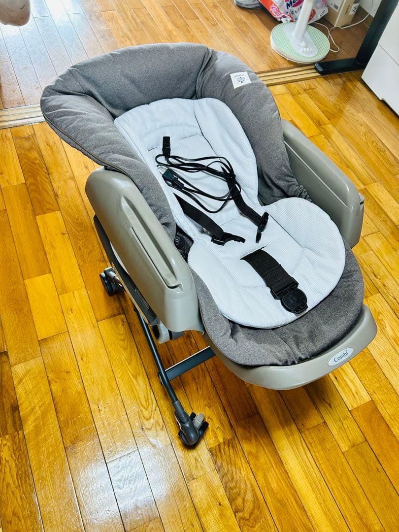 Combi ネムリラ　電動スイング　オートスイング