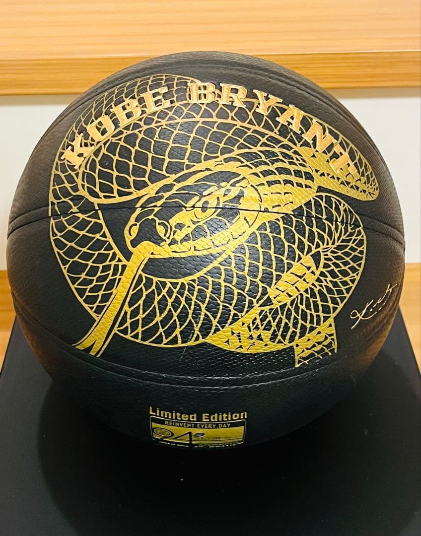 コービ ブライアント KOBE BRYANT 殿堂入り記念ボール 2408球限定