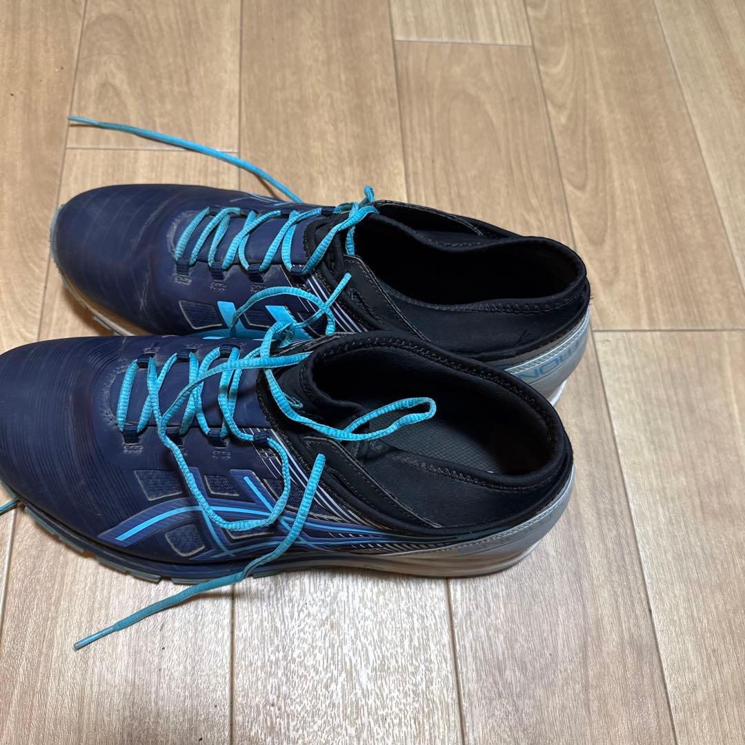 アシックス　スノーターサー　（冬用トレーニングシューズ）