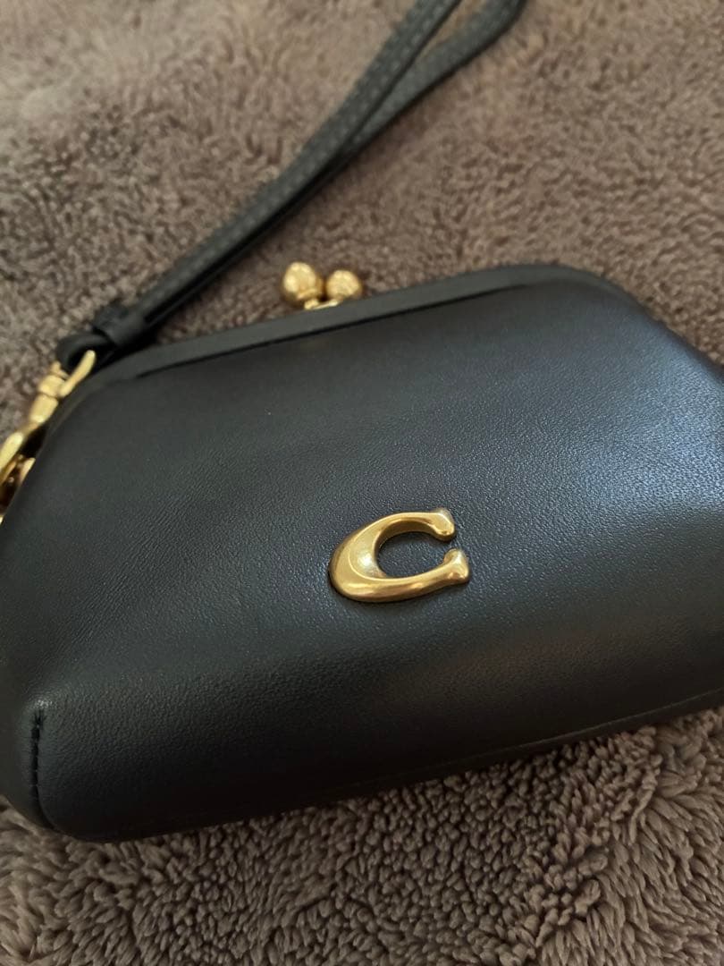 コーチ　キスロック　ケース