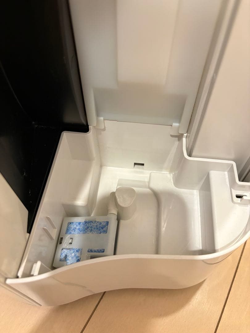 美品　SHARP 加湿空気清浄機　KC-J50-W