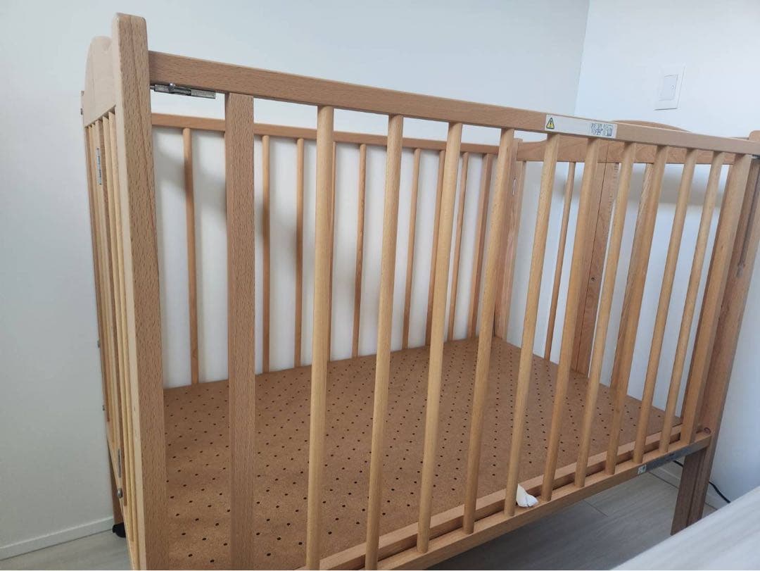 【美品】木製ベビーベッド★折りたたみ★ハイタイプ★石崎家具 ★スライド扉