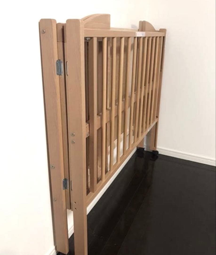 【美品】木製ベビーベッド★折りたたみ★ハイタイプ★石崎家具 ★スライド扉