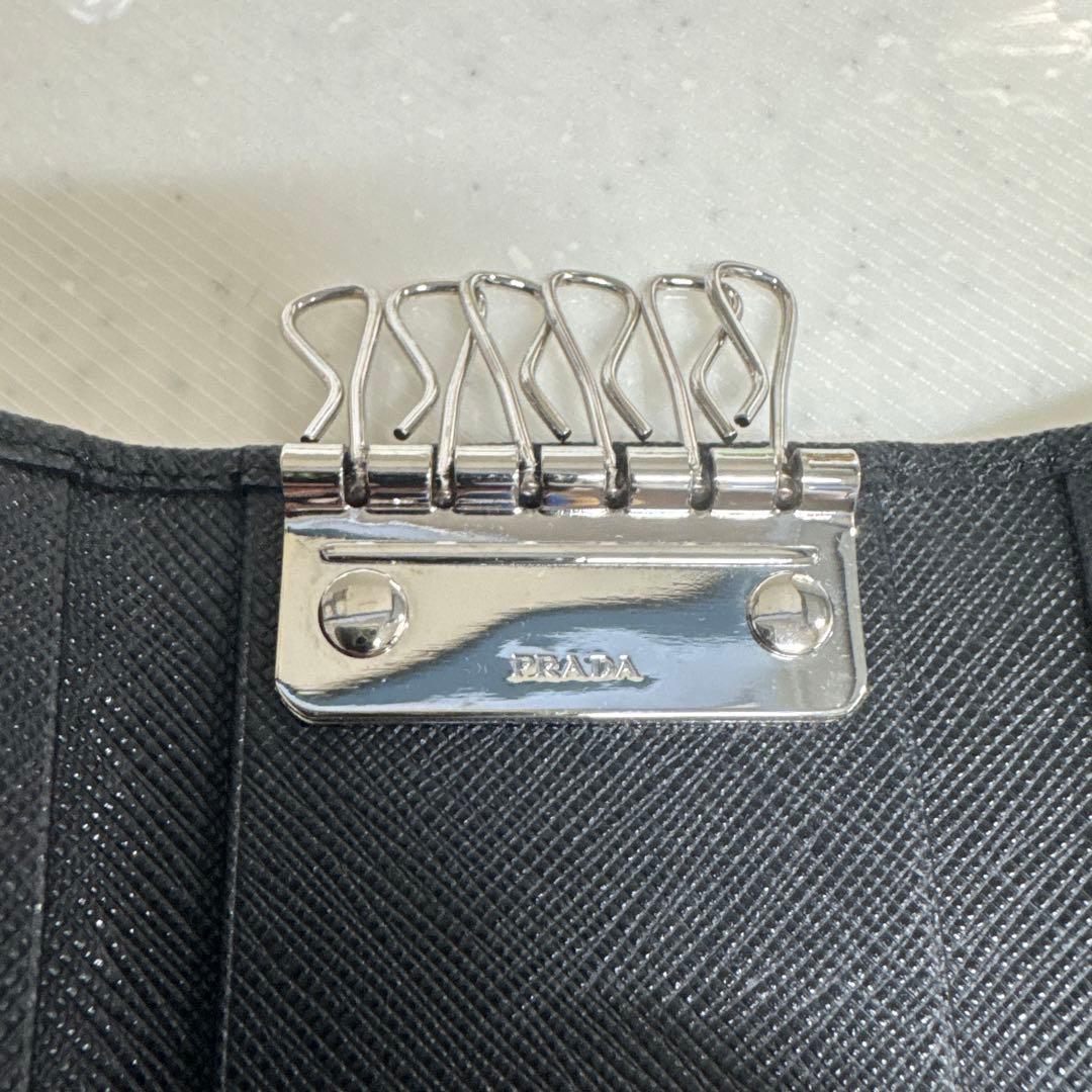 PRADA サフィアーノ　トライアングル　キーケース　ブラック　レザー