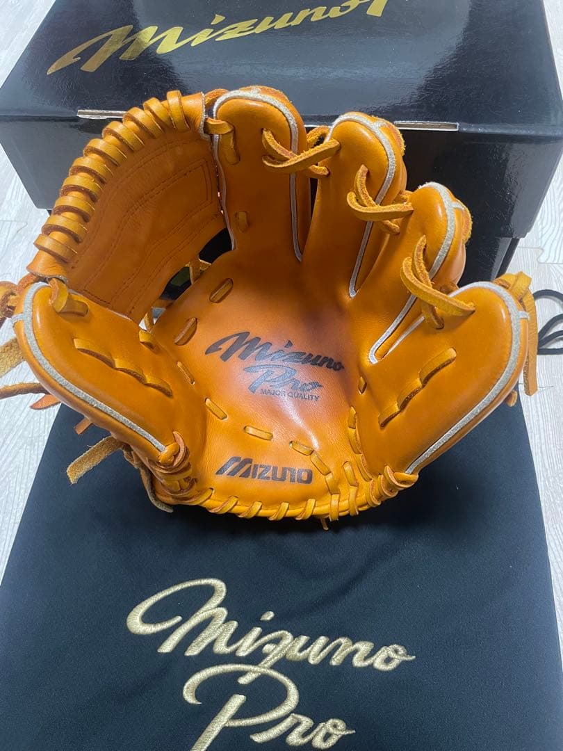 ※超激レア　ミズノ直営店約30個限定復刻ミズノプロビッグM荒木モデルグローブ