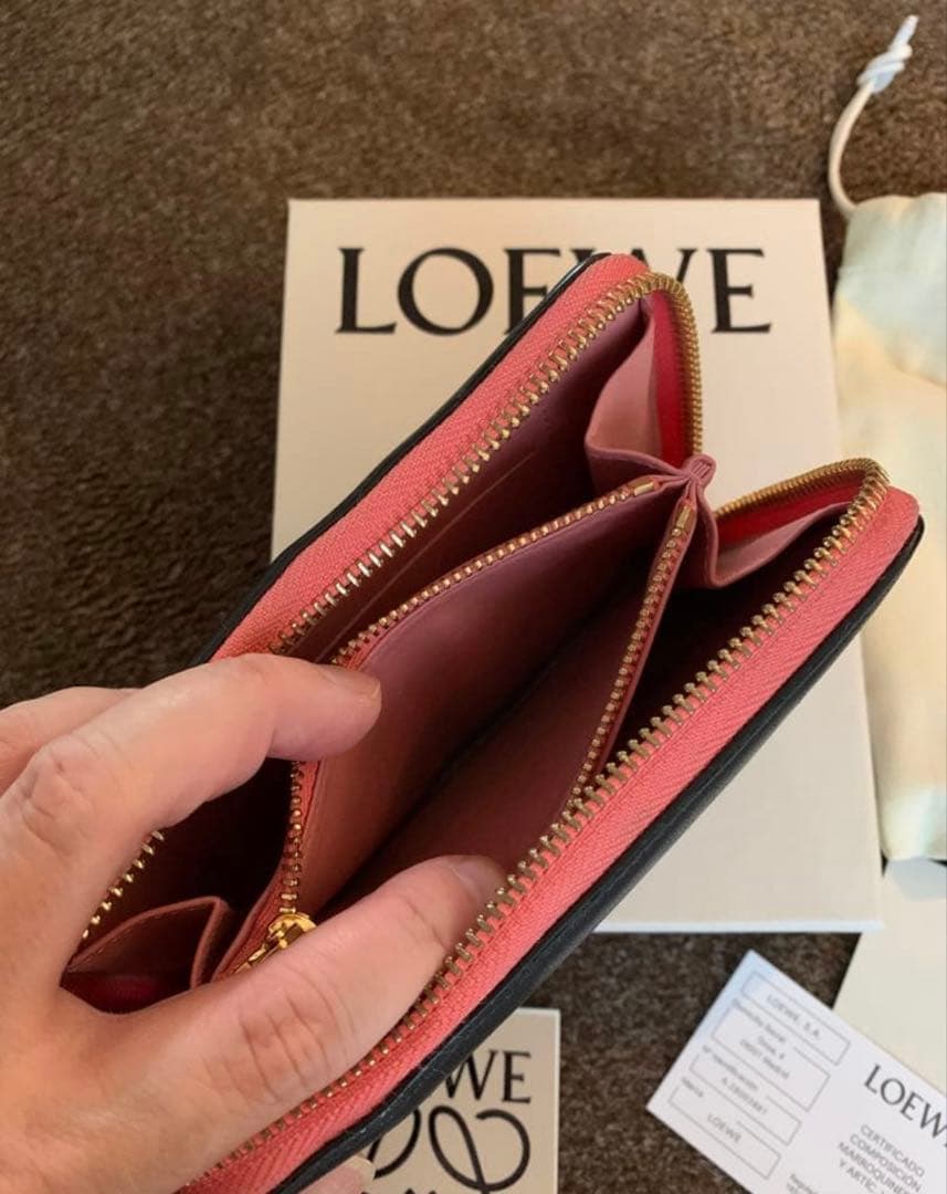 LOEWE ラウンドファスナー　ミニ財布
