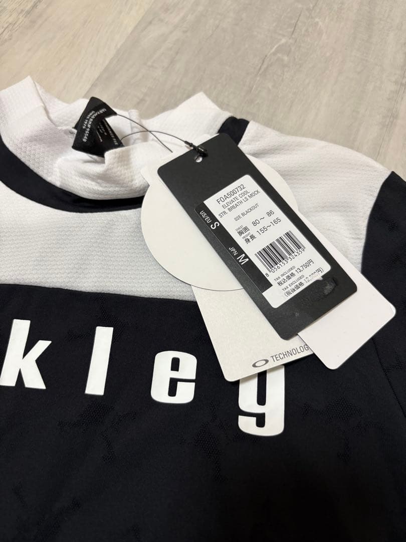 新品　MサイズOAKLEY オークリーゴルフセットアップ モックネック＆スカート