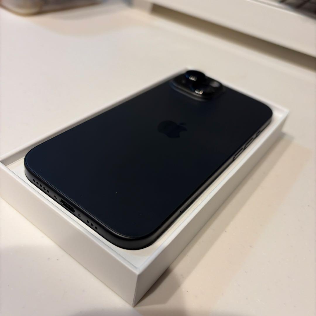 【美品】 iPhone 15 128GB ブラック SIMフリー