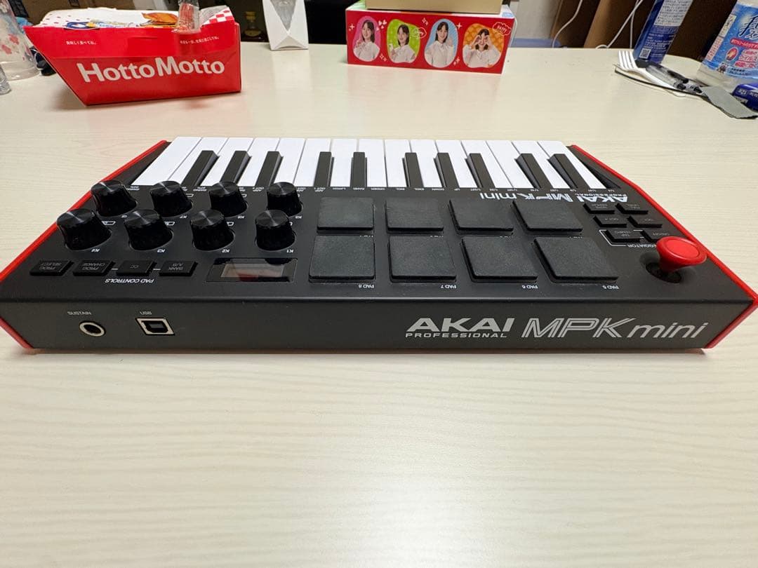 AKAI MPK mini 本体＋コードのみ