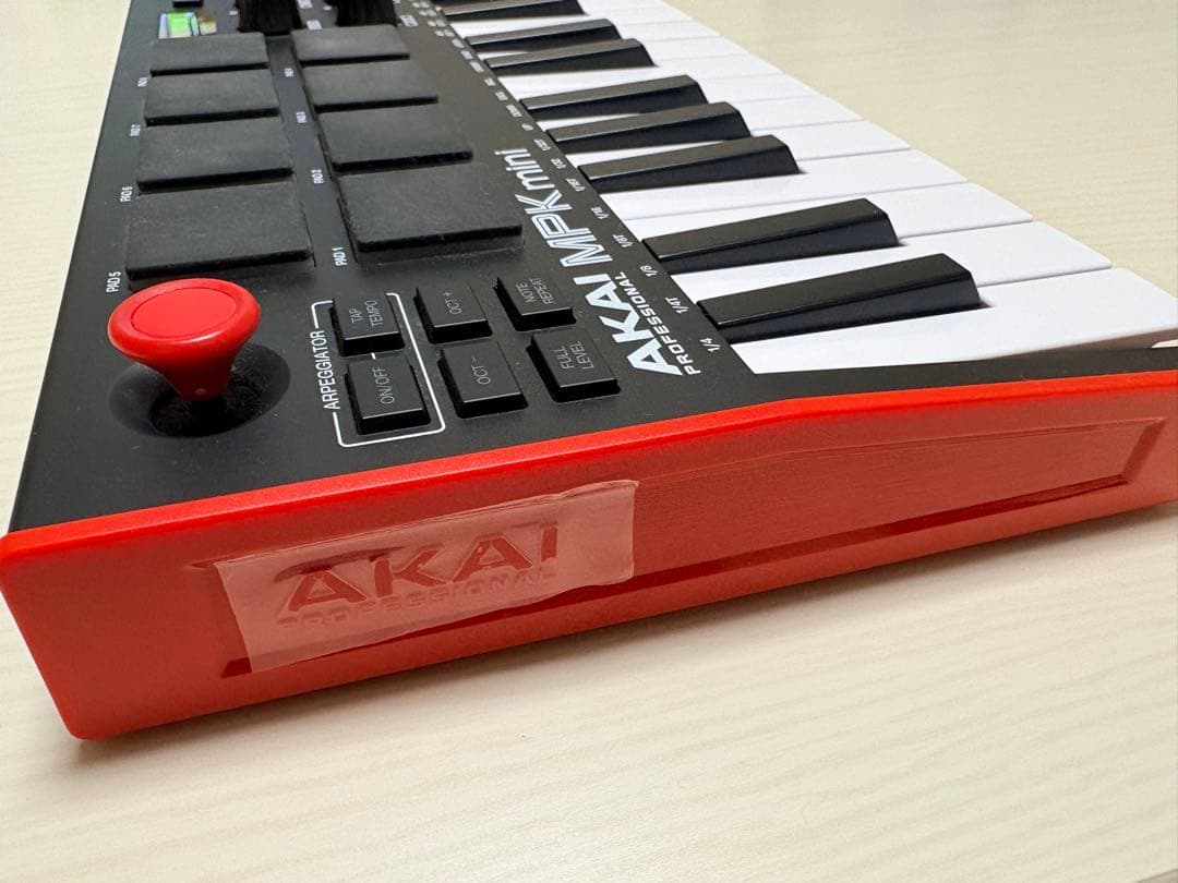 AKAI MPK mini 本体＋コードのみ