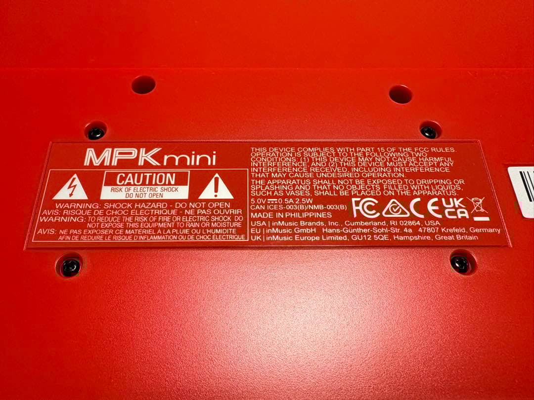 AKAI MPK mini 本体＋コードのみ