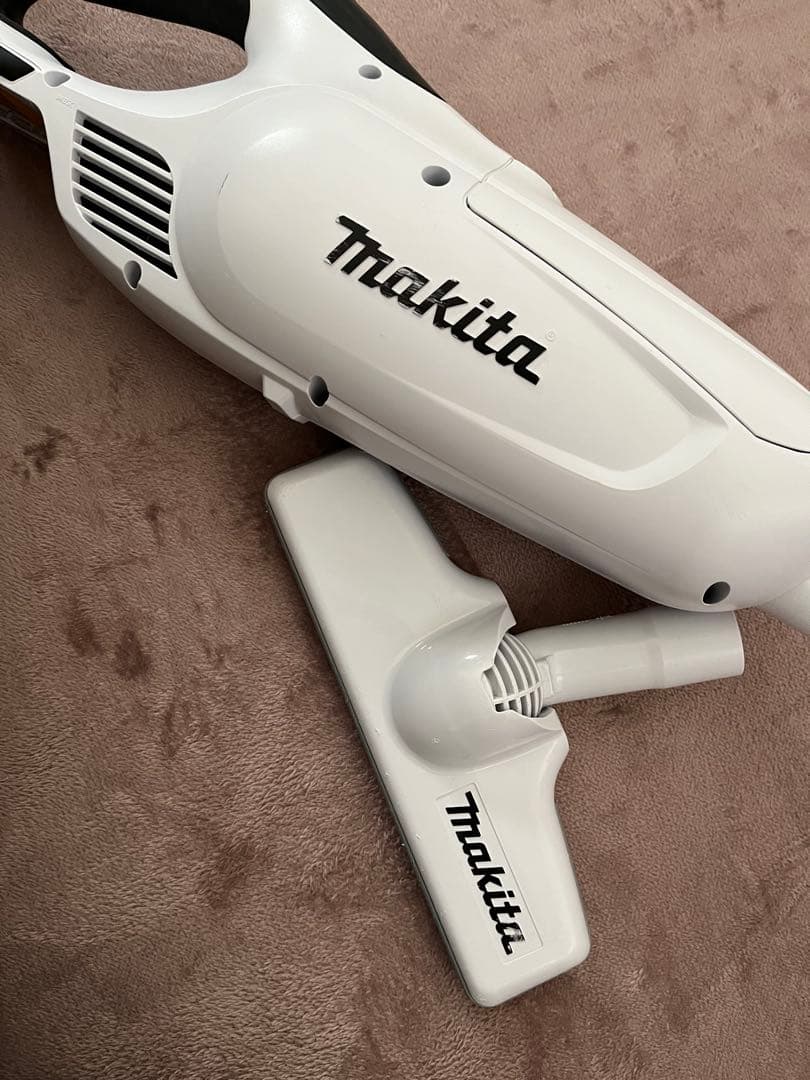 ユ*ジ様 マキタ　makita 掃除機　充電式クリーナー　18v CL182FD