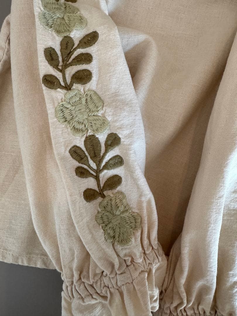 apolina アポリナ 袖刺繍　ブラウス　フリル襟　3-5y