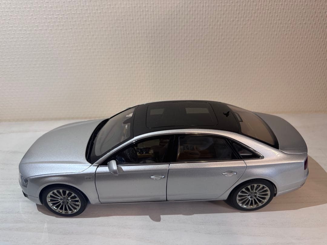 ミニカー Audi A8 L W12