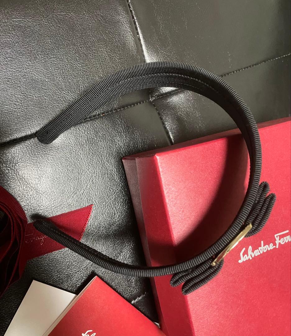 フェラガモカチューシャ　ゴールド