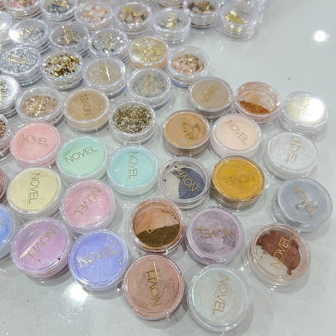 NOVEL ネイルパーツ　ラメグリッター　ミラーパウダー150点セット！！