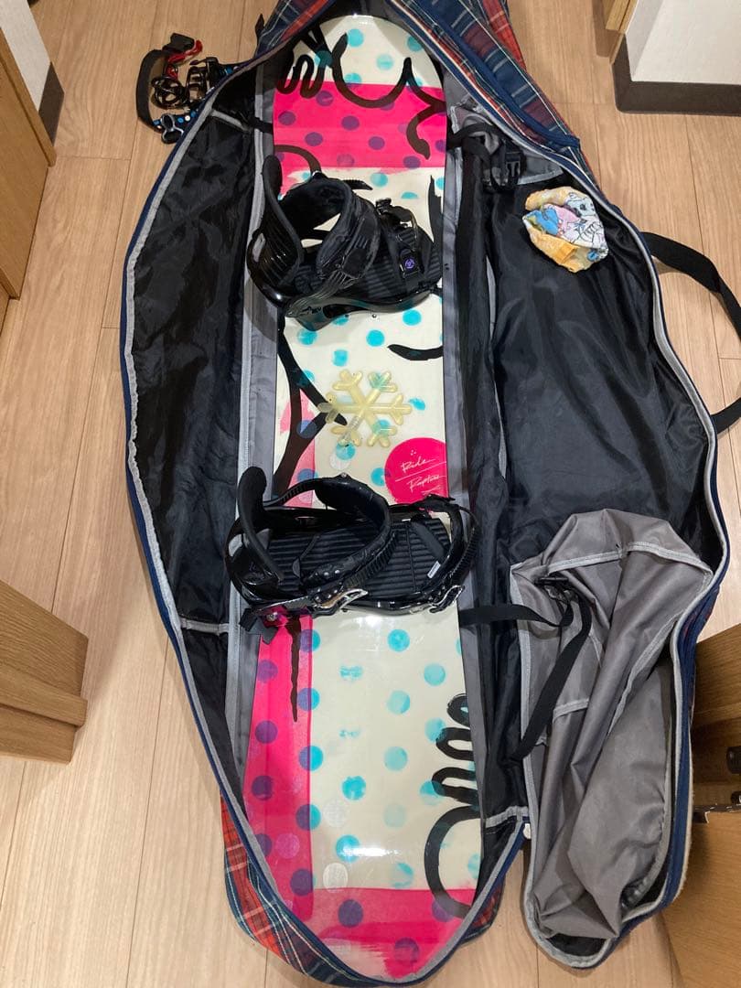 Ride スノーボードとバッグ チェック柄