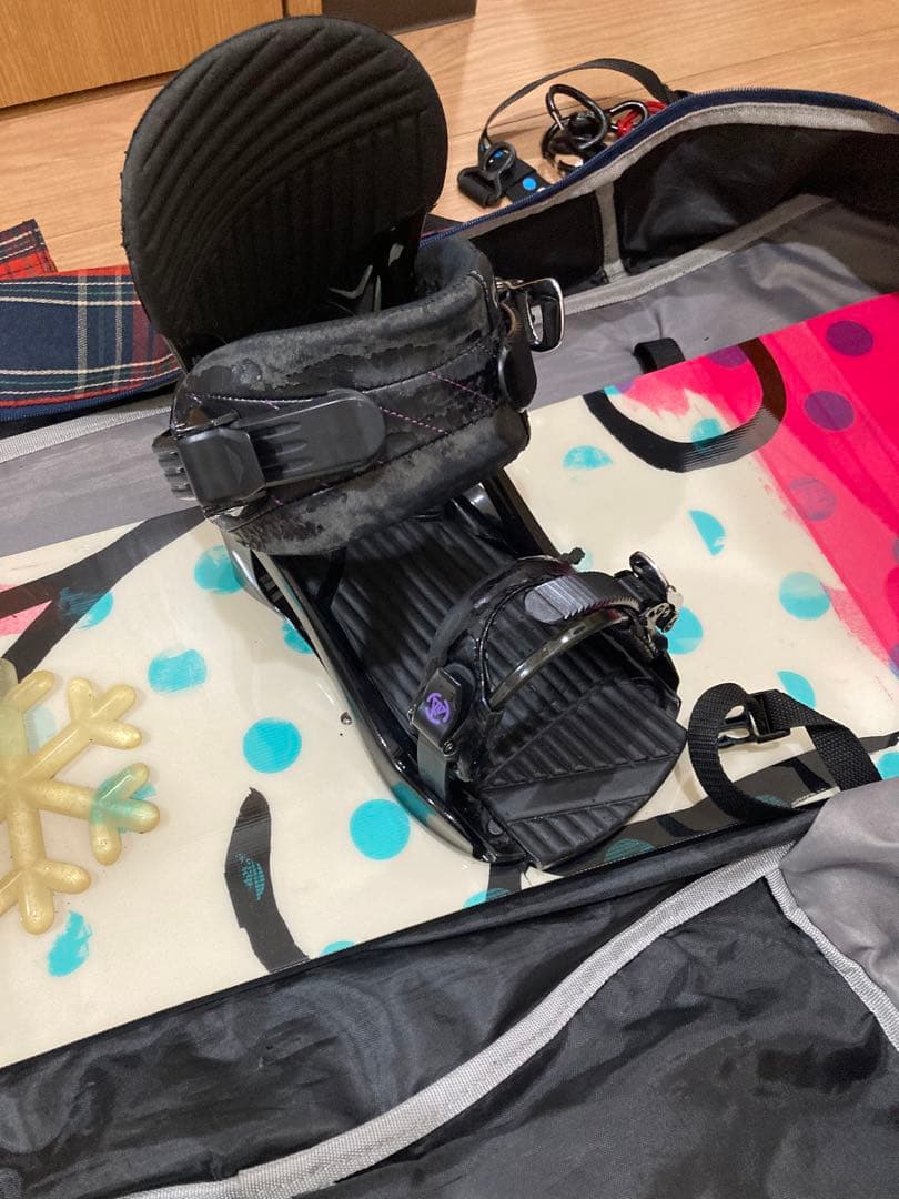 Ride スノーボードとバッグ チェック柄