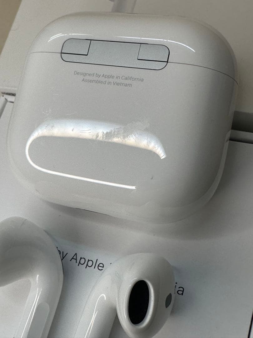 【美品】AirPods 4 ANC搭載モデル MXP93J/A 4R6D0