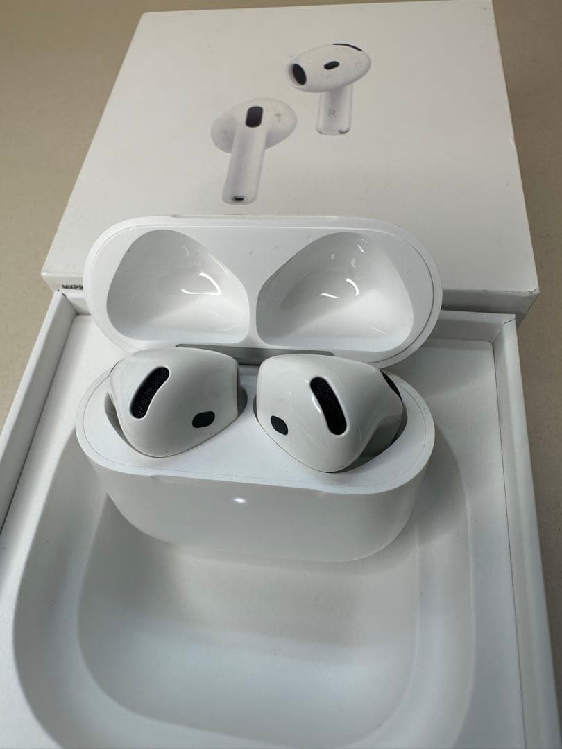 【美品】AirPods 4 ANC搭載モデル MXP93J/A 4R6D0