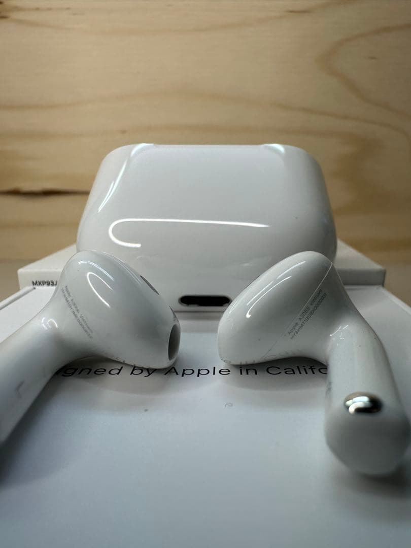 【美品】AirPods 4 ANC搭載モデル MXP93J/A 4R6D0