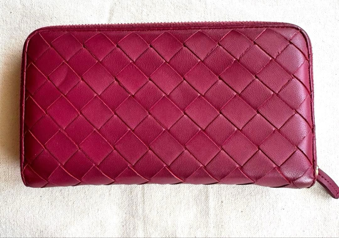 最終値下ボッテガヴェネタ マキシイントレチャート ジップウォレット バーガンディ