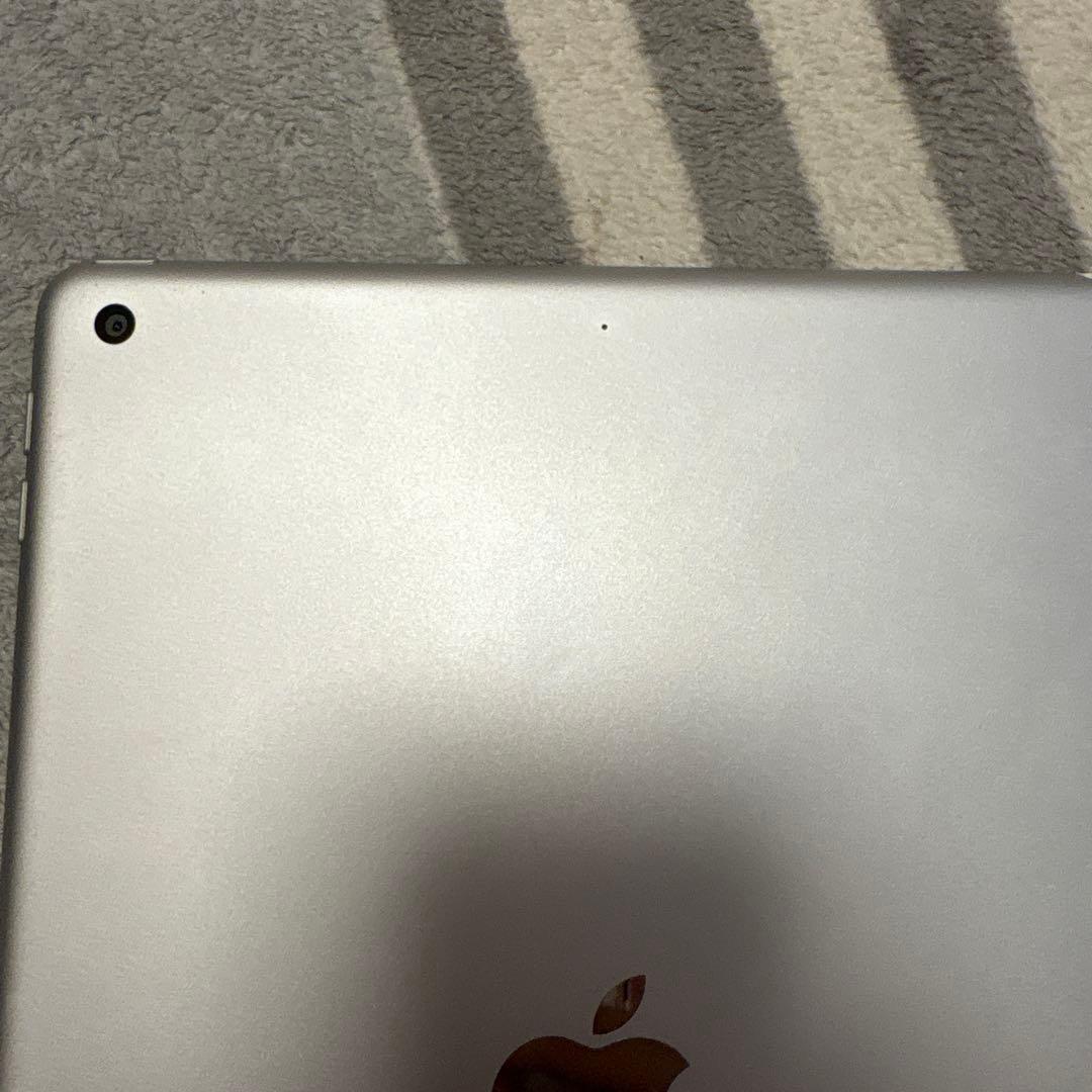 iPad 9世代　64GB Wi-Fiモデル　フィルムケース付き