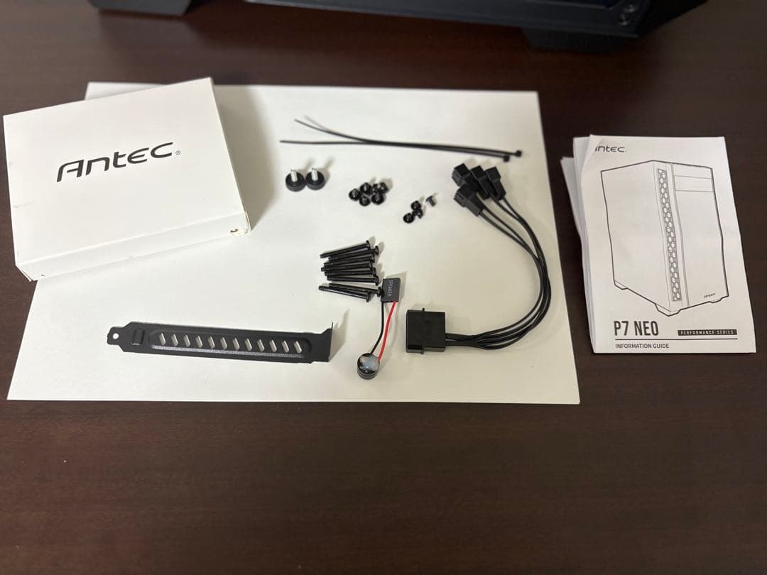 Antec P7 NEO ミドルタワーケース