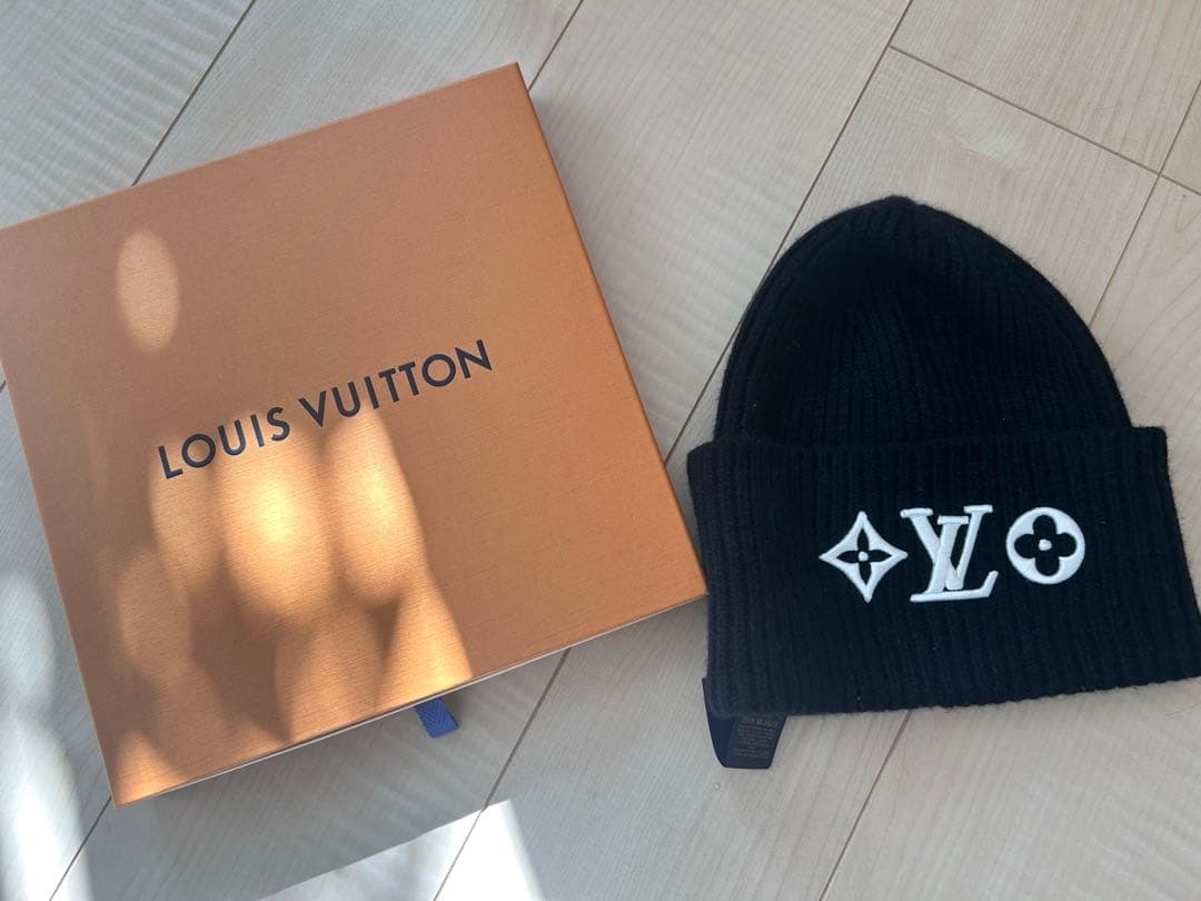 ヴィトン　ニット帽　正規品　美品