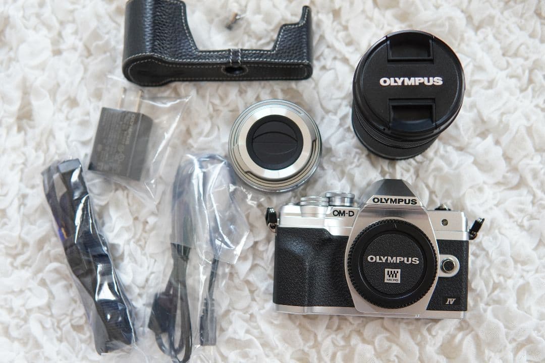 OLYMPUS OM-D E-M10 Mark Ⅳ シルバー　値下げ可