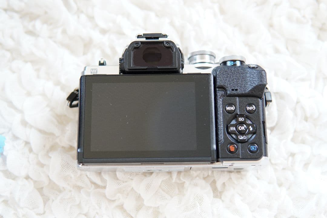 OLYMPUS OM-D E-M10 Mark Ⅳ シルバー　値下げ可