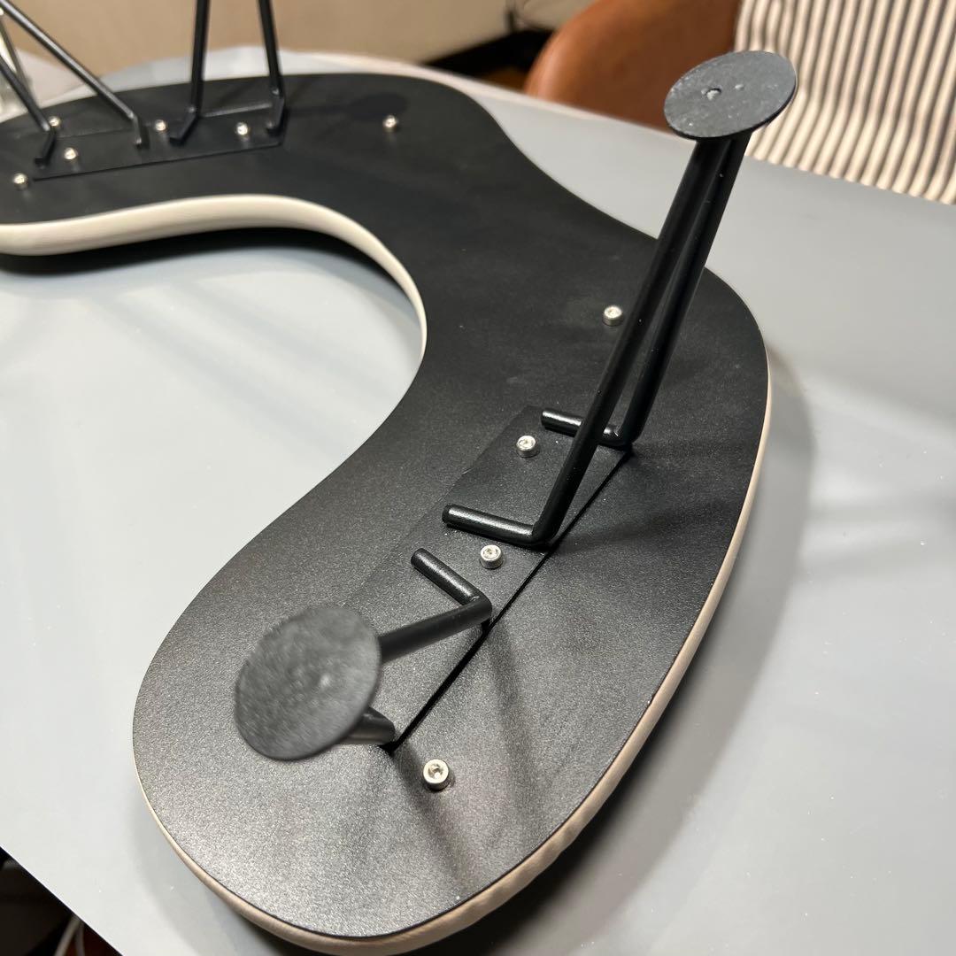 トイズTOY's ×INITYアームレスト 合成皮革 ベージュ　ネイル