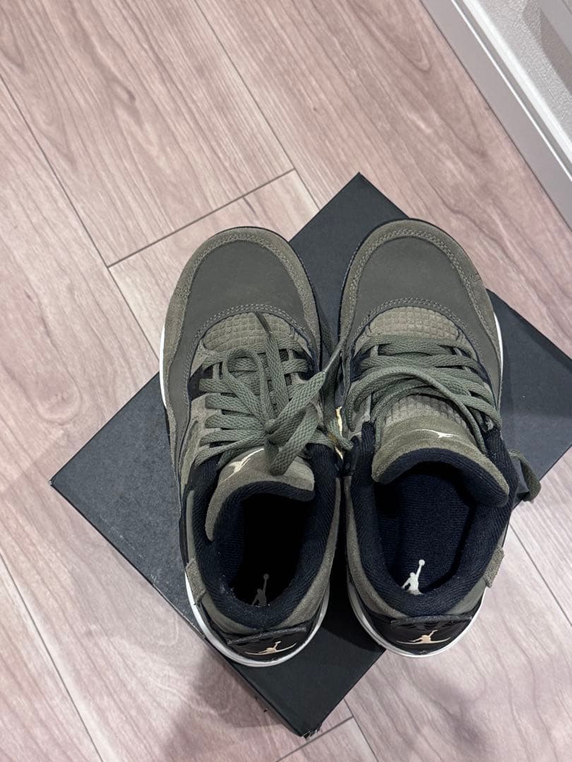 Air Jordan 4 オリーブグリーン 22cm