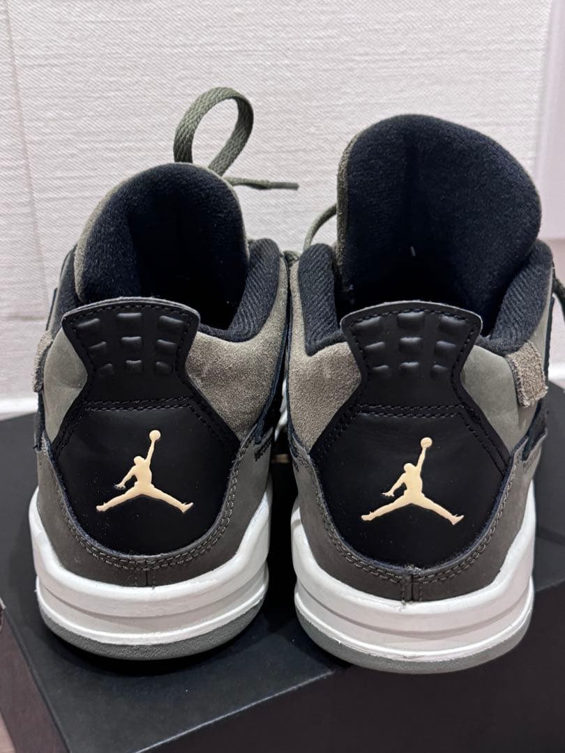 Air Jordan 4 オリーブグリーン 22cm