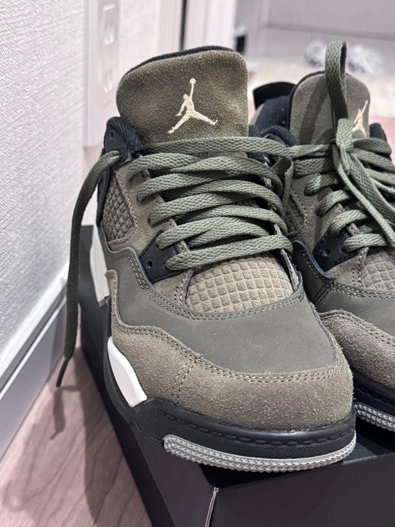Air Jordan 4 オリーブグリーン 22cm