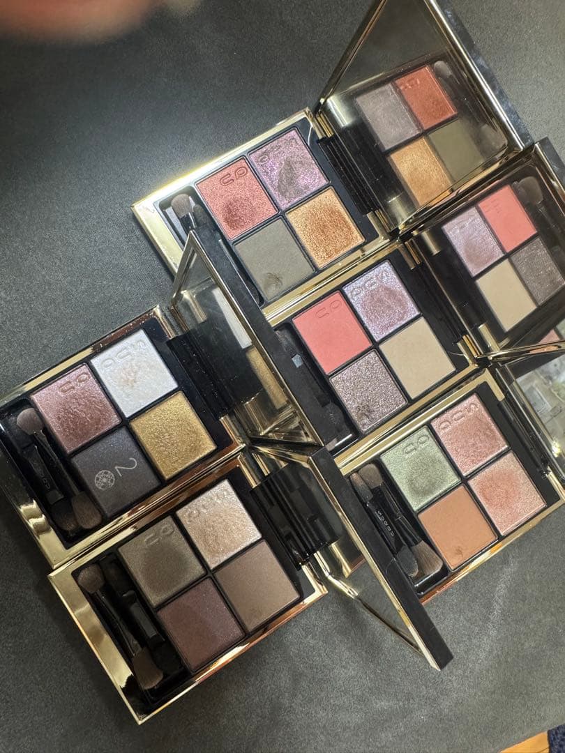 SUQQUアイシャドウ　セット