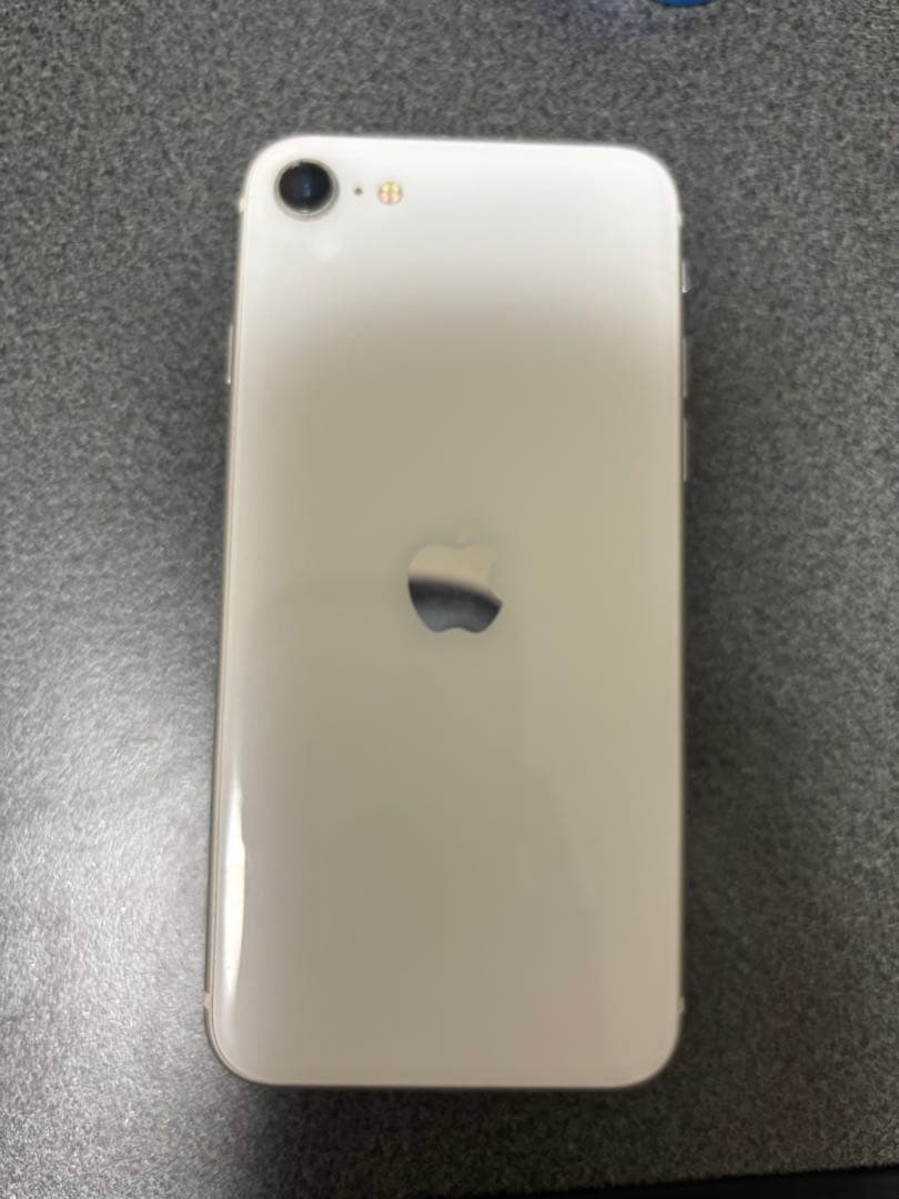 【ジャンク品】iPhoneＳＥ　【カメラ不具合あり】 バッテリー80%