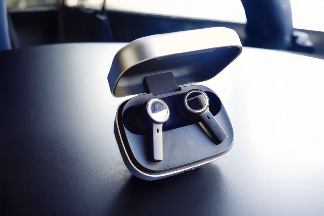 Bang & Olufsen Beoplay ELEVEN（革製カバー付）