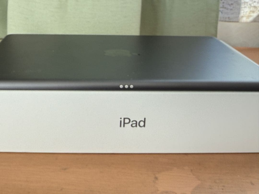 Apple iPad (第9世代) スペースグレー 64GB WiFiモデル箱付
