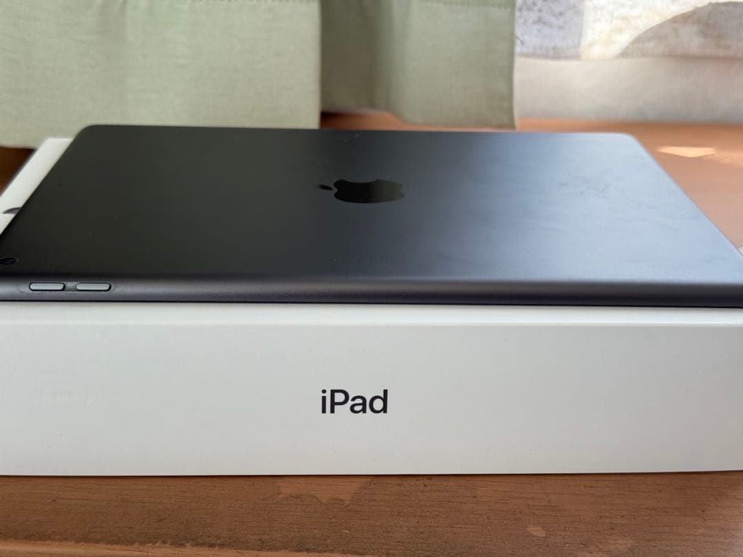 Apple iPad (第9世代) スペースグレー 64GB WiFiモデル箱付