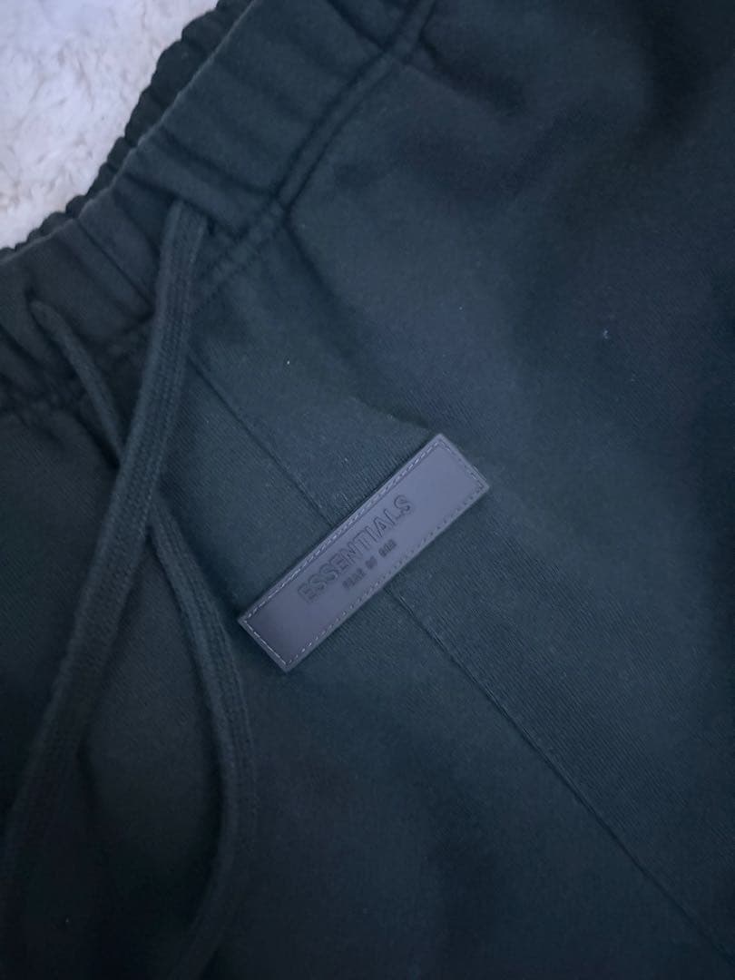 essentialsスウェット