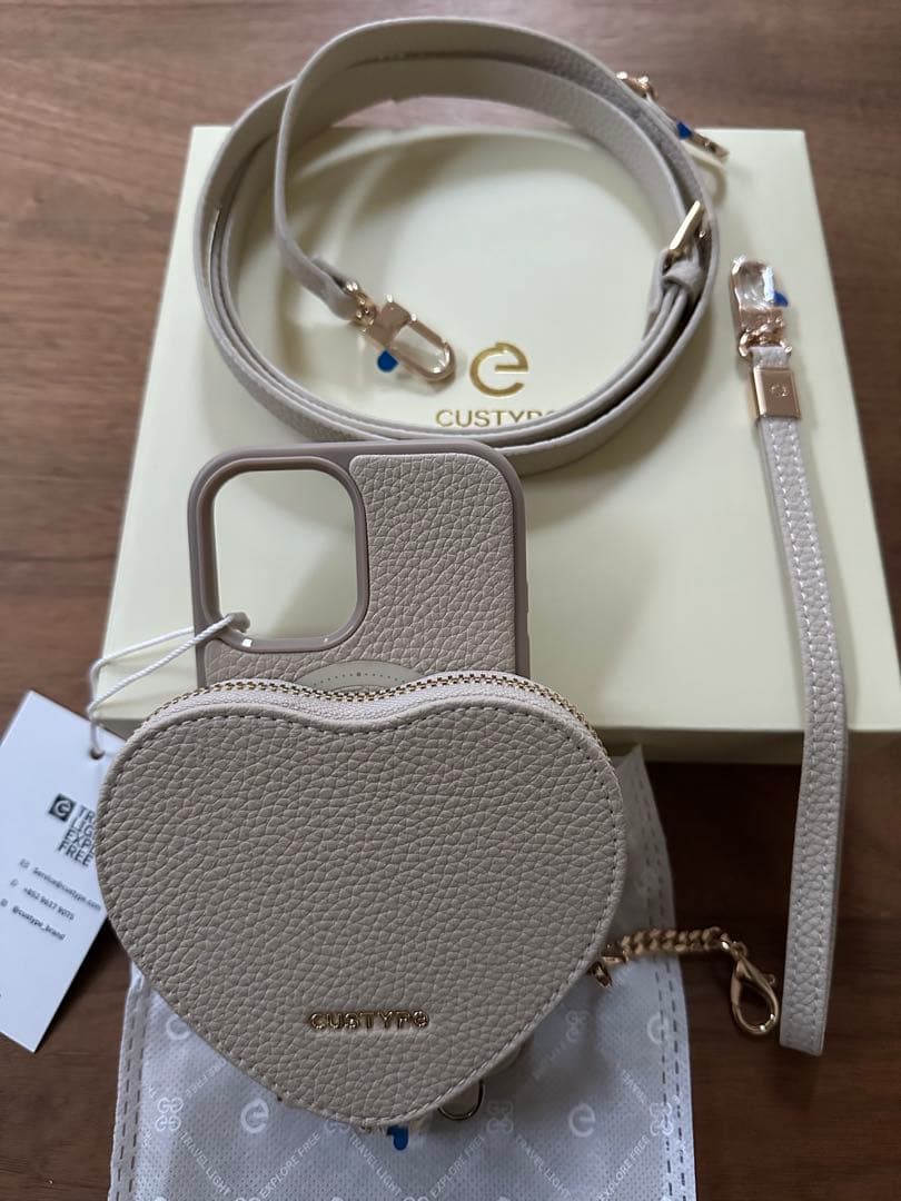 新品！CUSTYPE カスタイプ◆ハート型ポーチ付iPhone17対応ケース