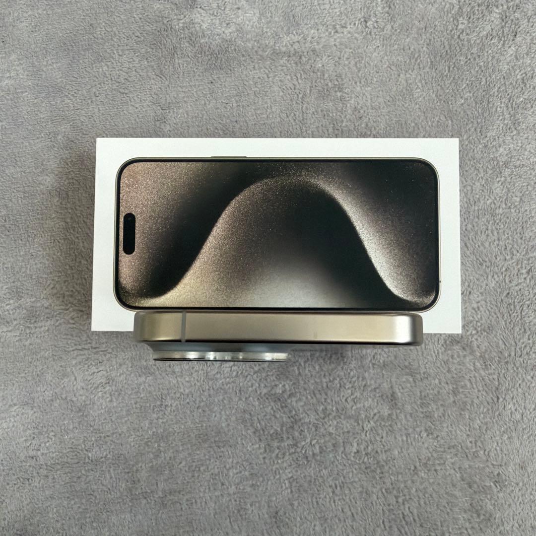 iPhone 15 Pro Max【ガラスフィルム・ケース二個付き】